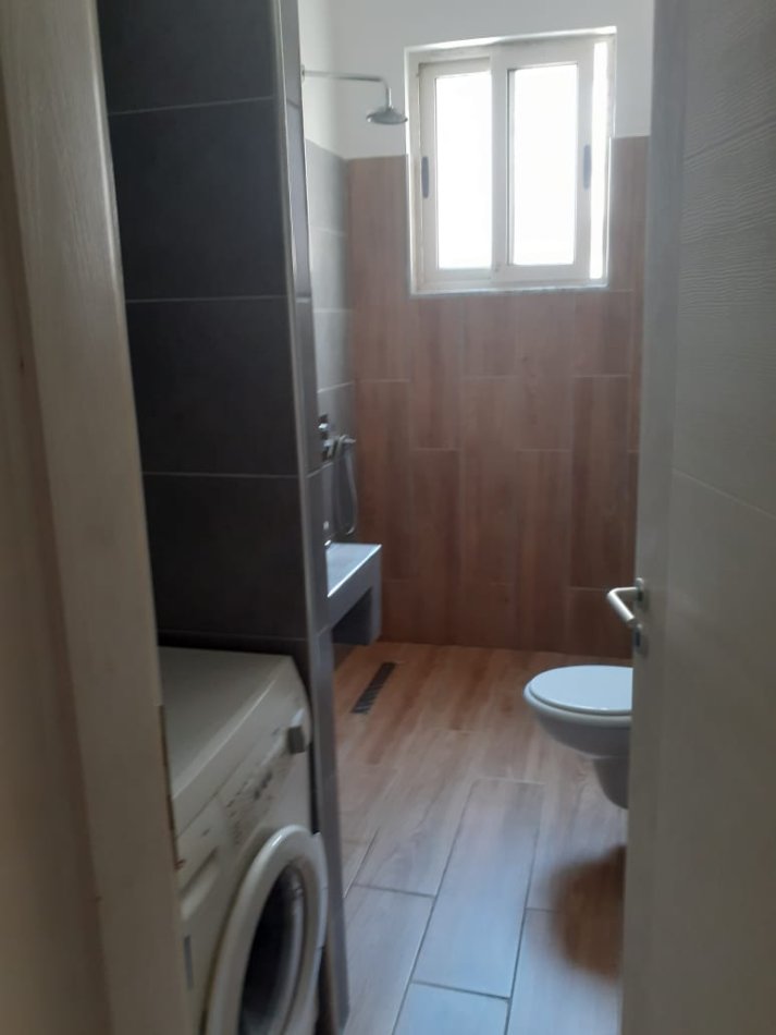 Tirane, shitet apartament 1+1+Ballkon Kati 0, 71 m² 74.500 € (Fresk)