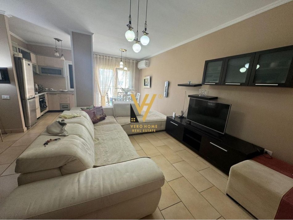 Tirane, shitet apartament 2+1+Ballkon Kati 11, 120 m² 205.000 € (RRUGA E BARRIKADAVE)