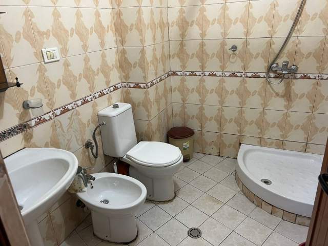 Tirane, jepet me qera apartament 3+1+BLK Kati 5, 114 m² 500 Euro (Rruga e Dibres)
