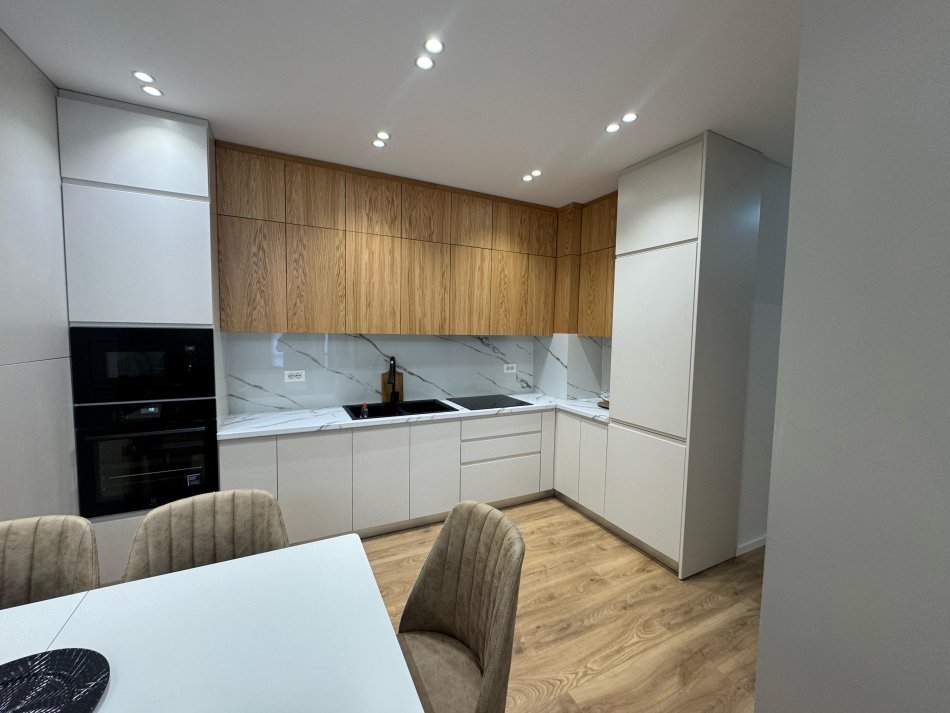 Tirane, jepet me qera apartament 2+1 Kati 3, 95 m² 750 € (rruga e kavajes)