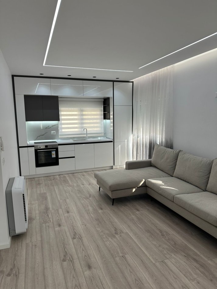 Tirane, jepet me qera apartament 2+1 Kati 3, 62 m² 800 € (Bllokut)