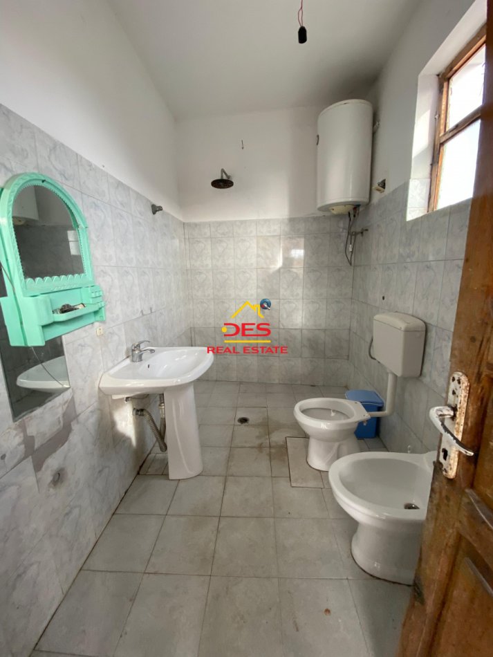 Vlore, shitet shtepi Kati 2, 145.000 € (Topana)