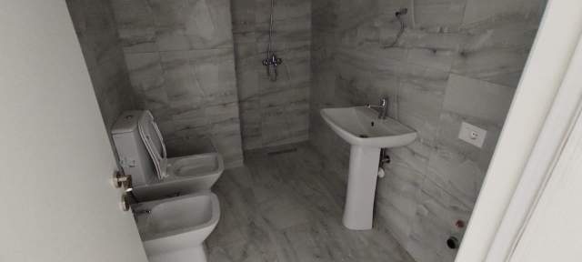 Shesim apartament 1+1 tek selvia ( ndertim i vitit 2021 ) !