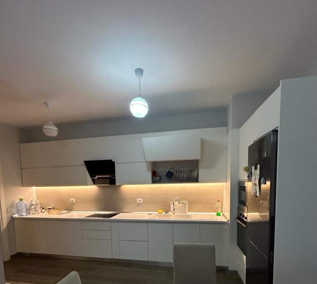 Tirane, jap me qera apartament 2+1+BLK Kati 4, 80 m² 350 Euro (Rruga Shefqet Kuka)