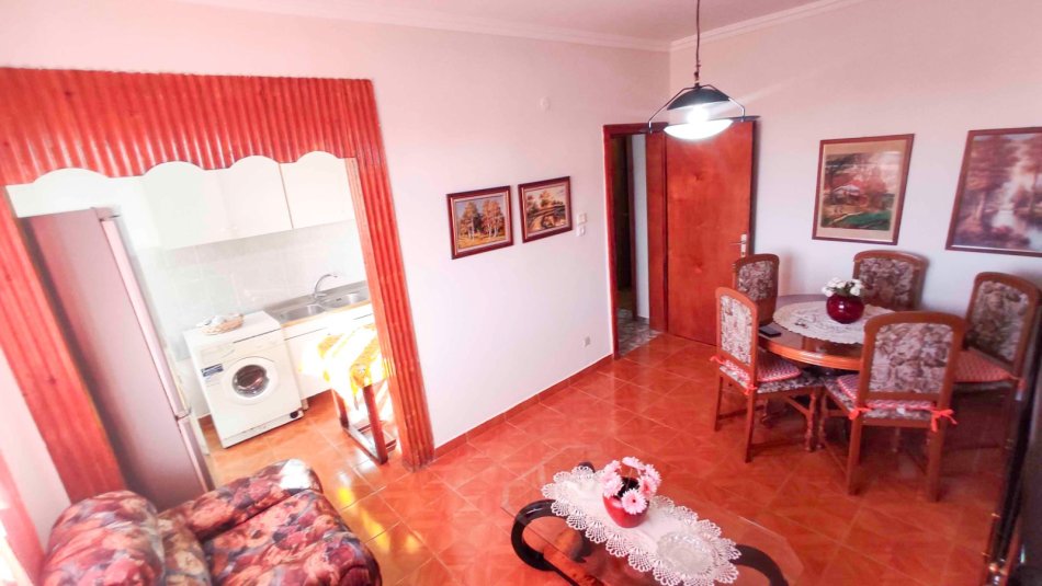 Tirane, jepet me qera apartament 2+1+Aneks+Ballkon Kati 4, 79 m² 650 € (pazari i ri , shkolla e kuqe)