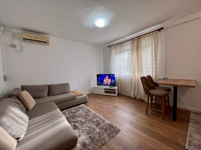 Tirane, jepet me qera apartament 1+1 Kati 1, 64 m² 350 Euro (gjon buzuku)