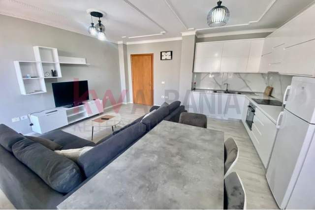 Tirane, jepet me qera apartament 2+1+BLK Kati 2, 120 m² 600 Euro (Pazari i Ri)