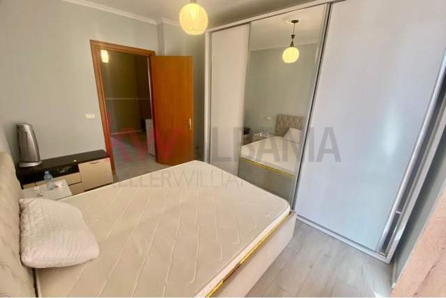 Tirane, jepet me qera apartament 2+1+BLK Kati 2, 120 m² 600 Euro (Pazari i Ri)