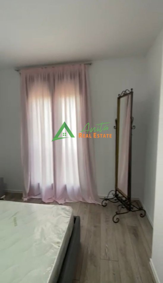 Tirane, jepet me qera apartament 1+1+Ballkon Kati 4, 65 m² (Rruga Kongresi i Manastirit)