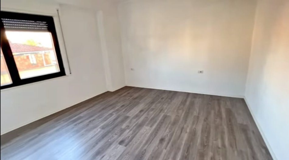 Tirane, jepet me qera apartament 1+1 Kati 2, 77 m² 429 € (BRRYLI)