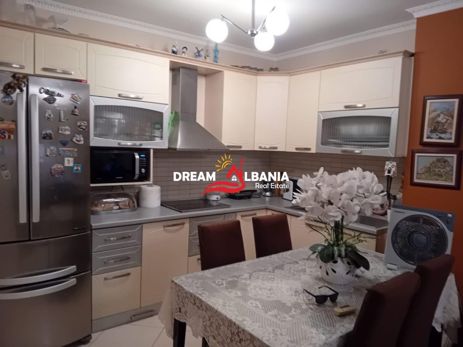 Tirane, shitet apartament 2+1+Ballkon Kati 4, 94 m² 135.000 € (Jordan Misja)