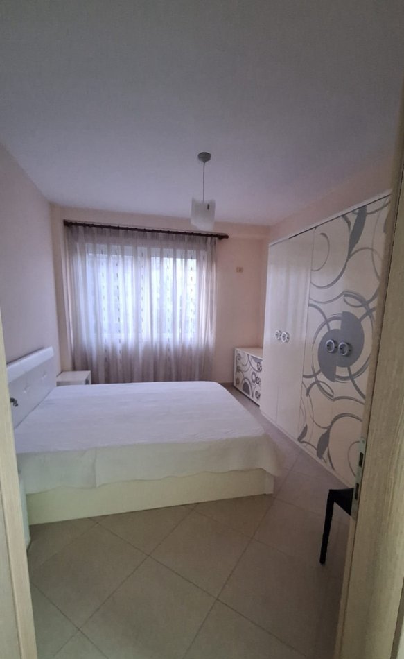 Tirane, jap me qera apartament 2+1+Ballkon Kati 3, 100 m² 700 € 