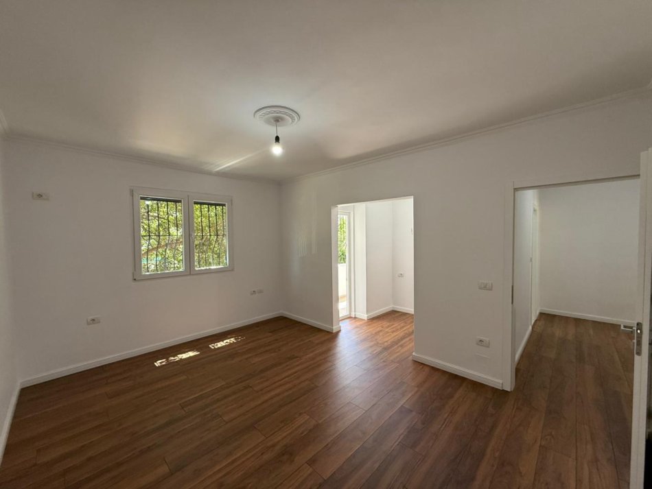 Tirane, shitet apartament 1+1 Kati 2, 64 m² 122.000 € (RRUGA IRFAN TOMINI)