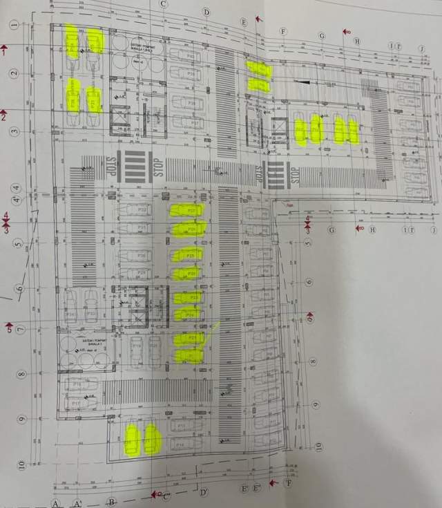 Tirane, shes garazh Kati -2, 300 m² 300.000 Euro (Ish Fusha e Aviacionit)