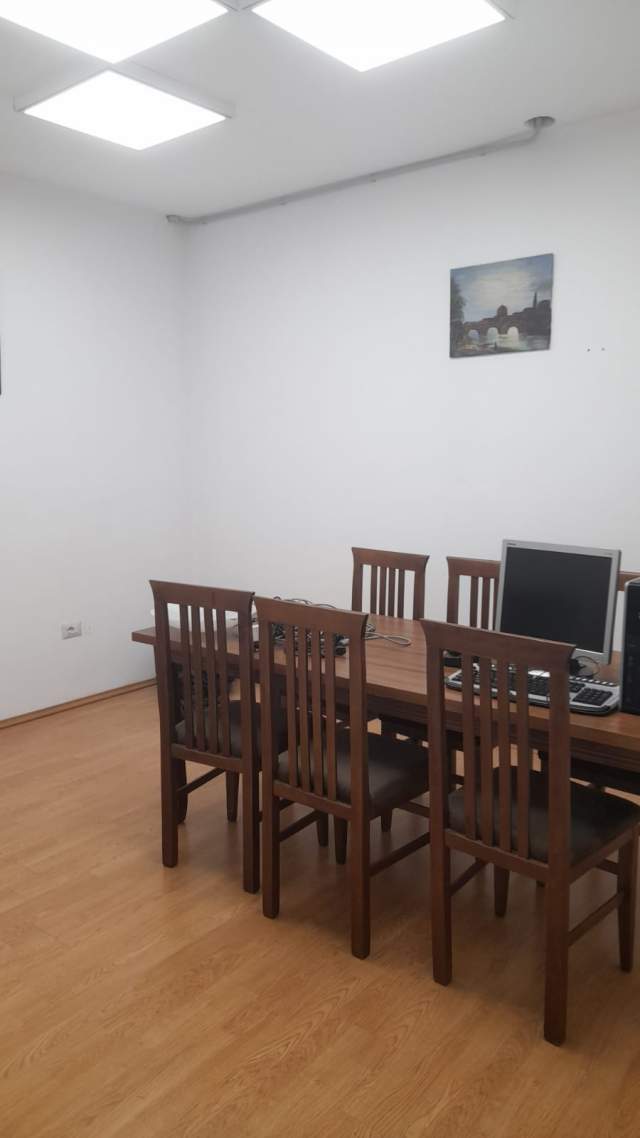 Tirane, jepet me qera zyre Kati 2, 80 m² 430  (Mine Peza)