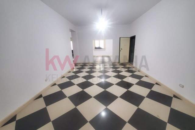 Tirane, jepet me qera zyre 1.500 Euro (bllok , tirane)