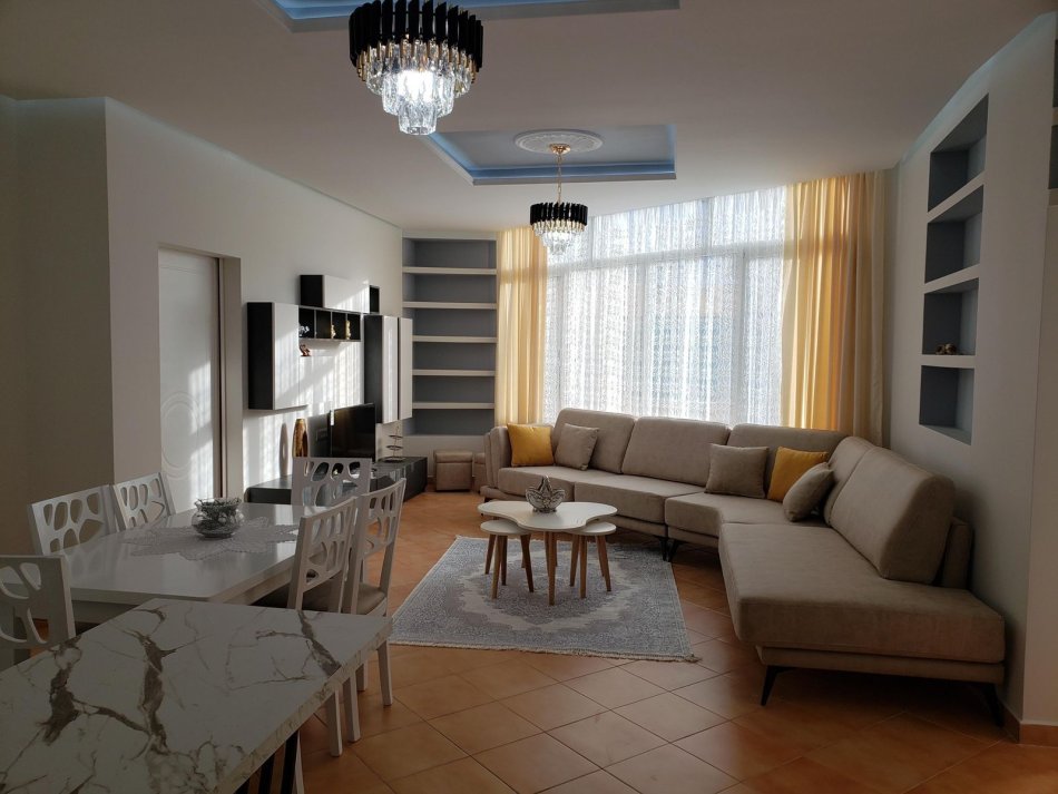 Tirane, jepet me qera apartament 1+1 Kati 3, 70 m² 600 € (liqeni i thate)