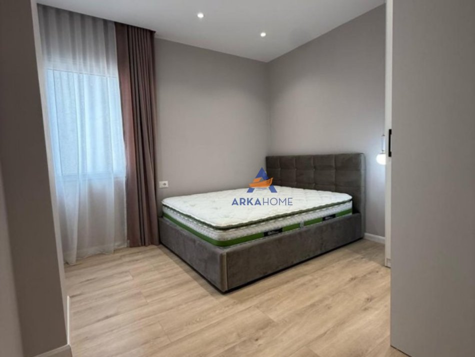 Tirane, jepet me qera apartament 1+1+Ballkon Kati 3, 50 m² 500 € (YZBERISHT)