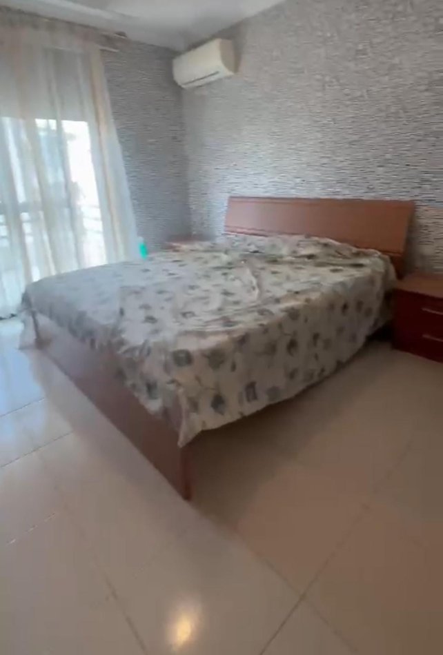 Tirane, jepet me qera apartament 2+1+Ballkon Kati 5, 130 m² 500 € (Tek Eleonora, Kodra e Diellit)
