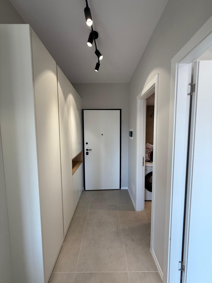 Tirane, jap me qera apartament 1+1 Kati 4, 70 m² 700 € (Rruga Karl Gega)