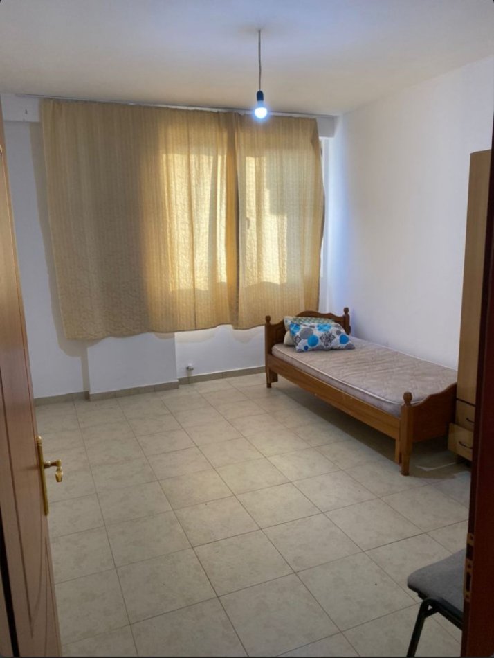 Tirane, jepet me qera apartament 1+1 Kati 3, 70 m² 250 € (Fresk)