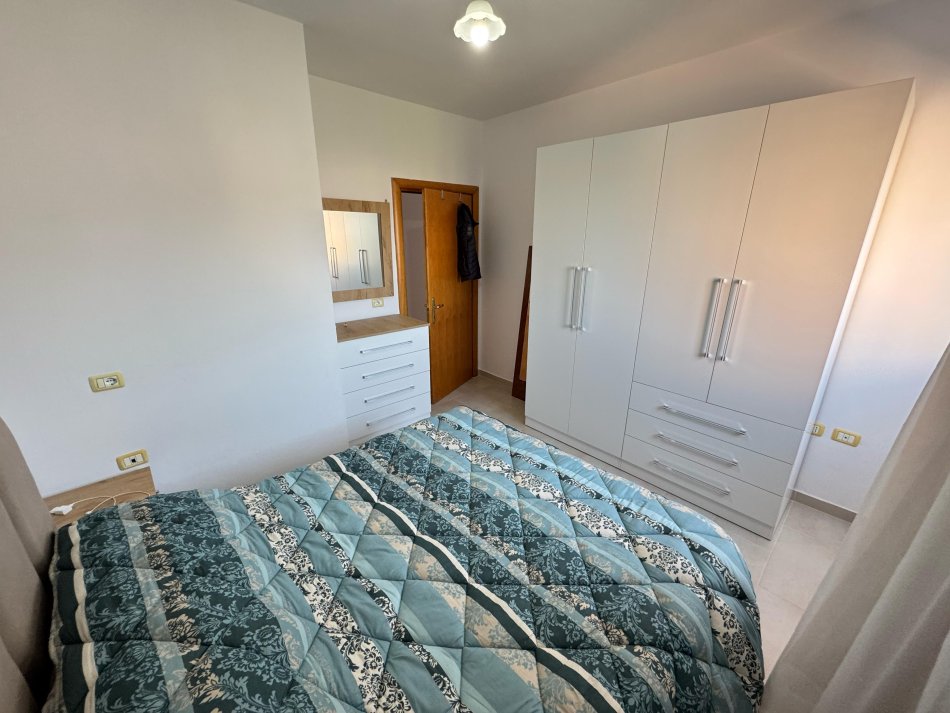 Tirane, jepet me qera apartament 1+1 Kati 7, 65 m² 550 € (afer delijorgji tek hilton hotel)