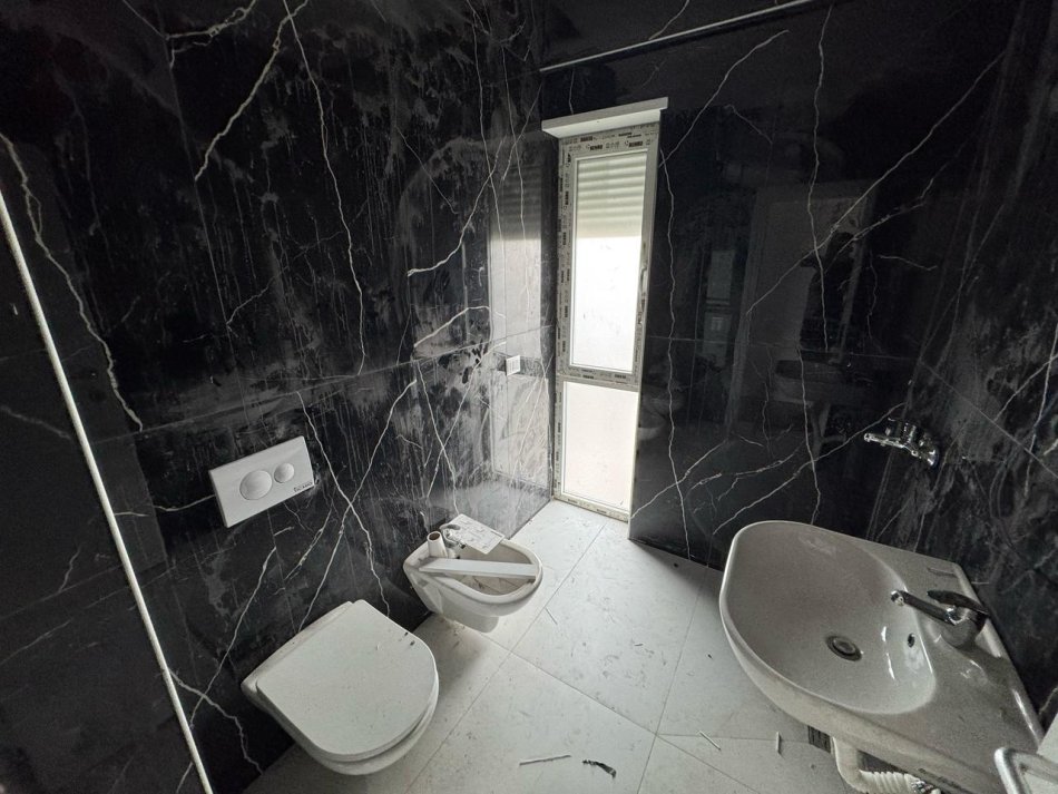 Tirane, jepet me qera apartament 2+1 Kati 6, 98 m² 400 € (ish dogana)