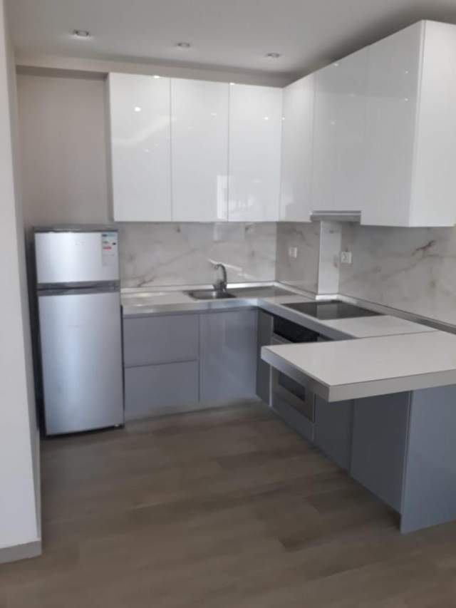 Tirane, jepet me qera apartament 1+1+BLK Kati 1, 72 m² 550 Euro (Kompleksi Kika 2)