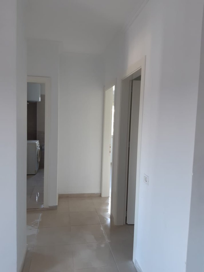 Tirane, shitet apartament 2+1+Ballkon Kati 3, 88 m² 95.000 € (ne rrugen e Kercikeve Babrru Tirane)