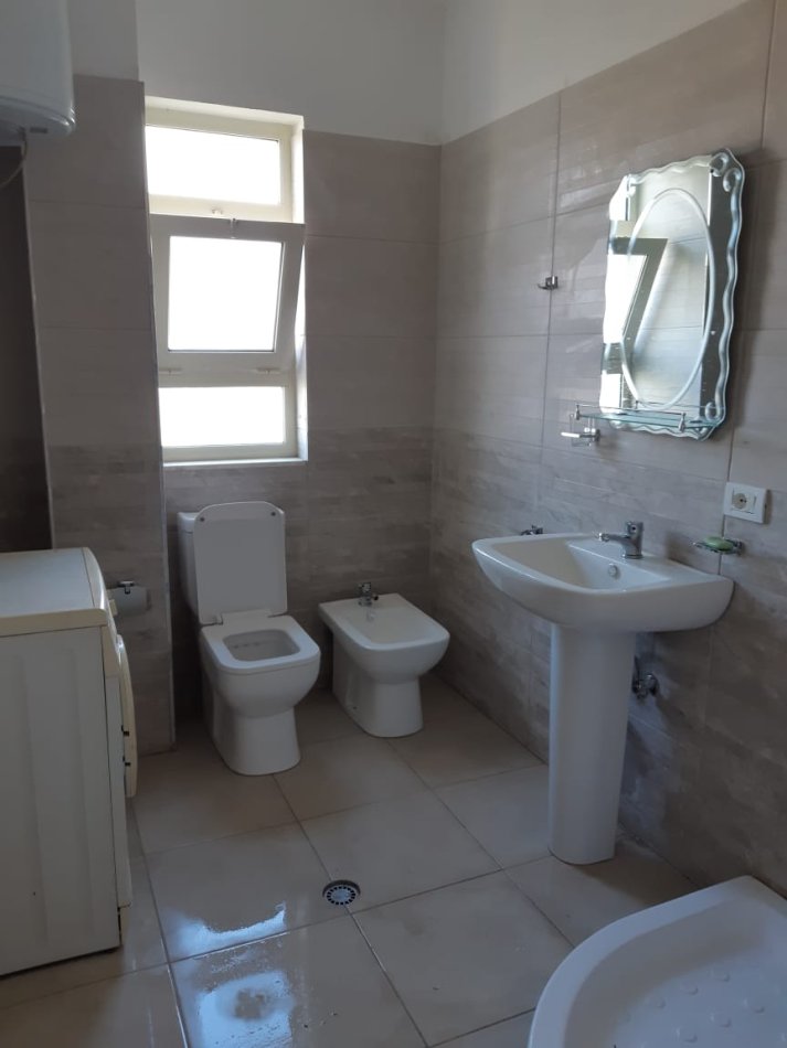 Tirane, shitet apartament 2+1+Ballkon Kati 3, 88 m² 95.000 € (ne rrugen e Kercikeve Babrru Tirane)