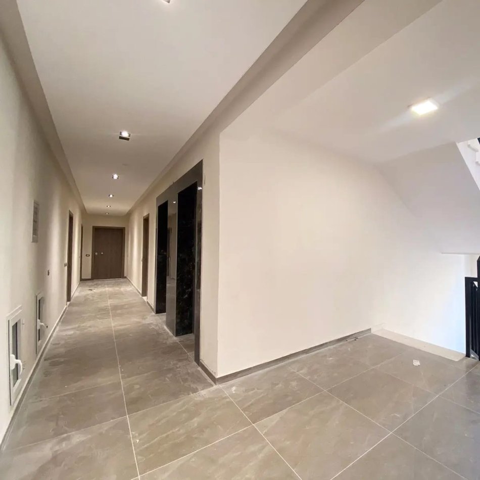Tirane, jepet me qera ambjent biznesi Kati 2, 60 m² 500 € (Tefta tashko)
