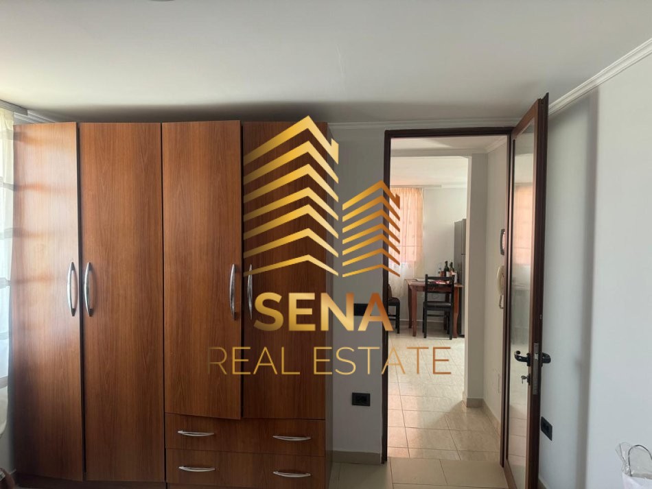 Tirane, jepet me qera apartament 1+1+Ballkon Kati 4, 70 m² 450 € (Rruga Bardhyl)