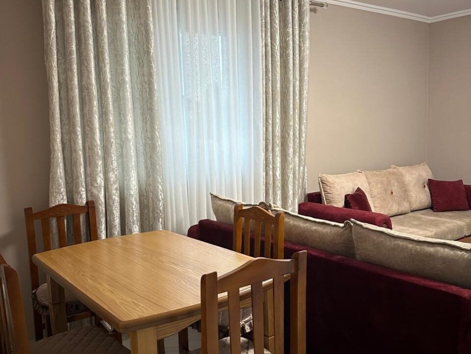 Tirane, jepet me qera apartament 1+1 Kati 1, 55 m² 450 € (Dr. Shefqet Ndroqi)