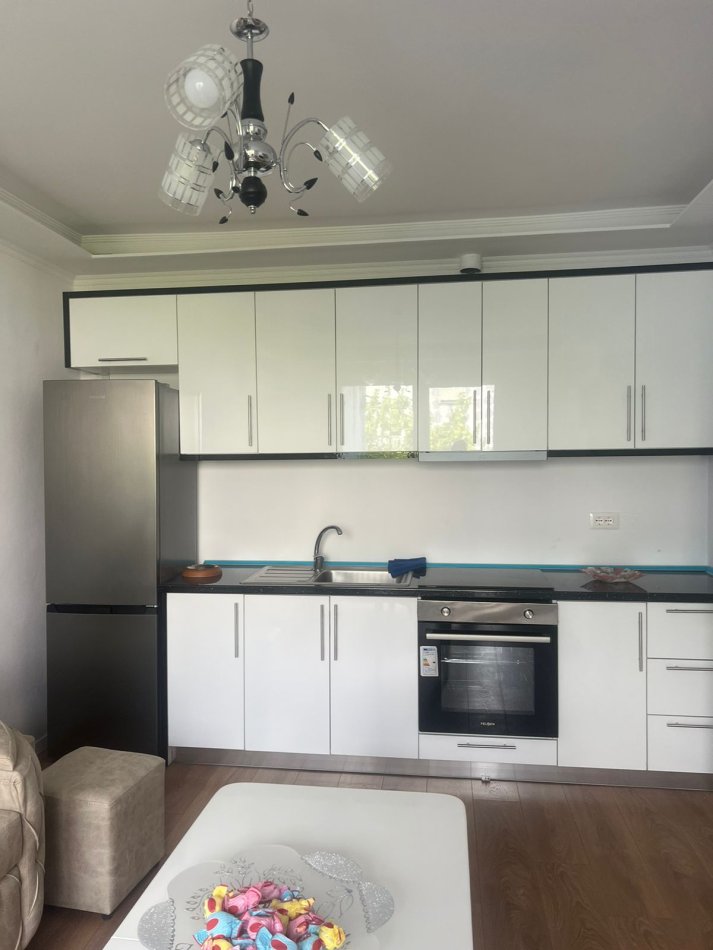 Tirane, jepet me qera apartament 2+1 Kati 3, 80 m² 500 € (Harry Fulltz)