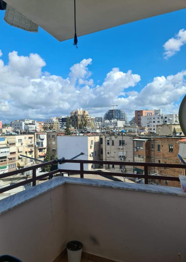 Tirane, jepet me qera apartament 1+1+BLK Kati 5, 70 m² 430 Euro (Grigor Heba) perballe stadiumit Dinamo