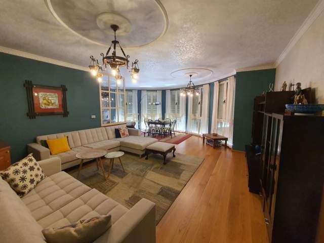 Tirane, jap me qera apartament 3+1+BLK Kati 6, 158 m² 1.200 Euro (Rruga e Barrikadave)