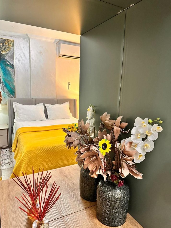 Tirane, jepet me qera apartament 2+1+P (i mobiluar) , 1.000 € (Kodra e Diellit,prane bonavita bar).