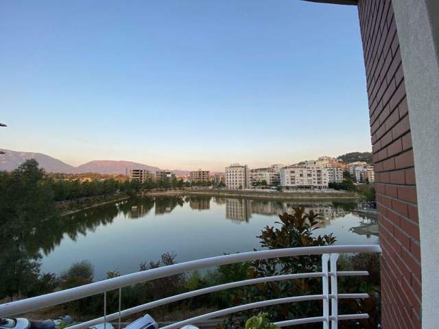 Tirane, jepet me qera apartament 2+1+BLK Kati 3, 100 m² 700 Euro (Liqeni i Thate)