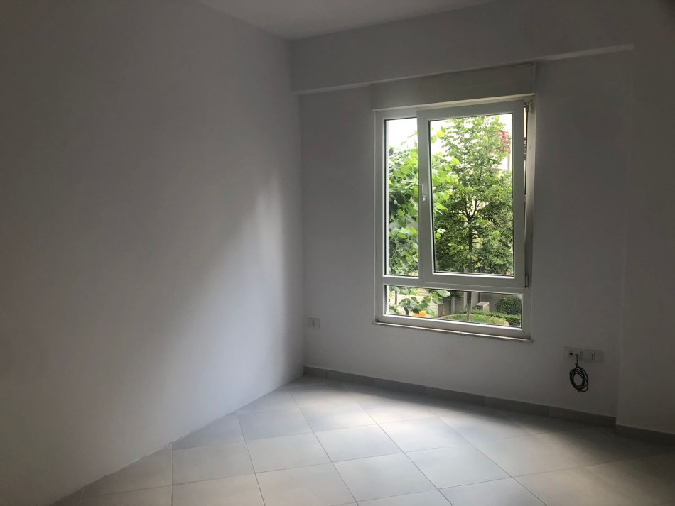 Tirane, shitet apartament , 