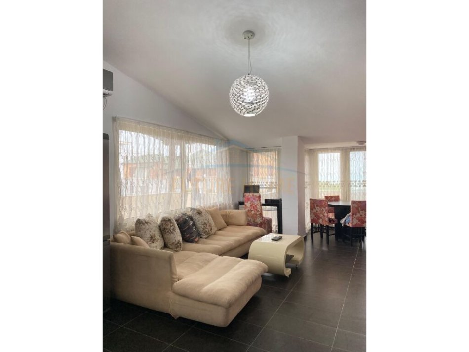 Mali Robit, shitet apartament 2+1 Kati 3, 95 m² 125,000 € (Mali i Robit)