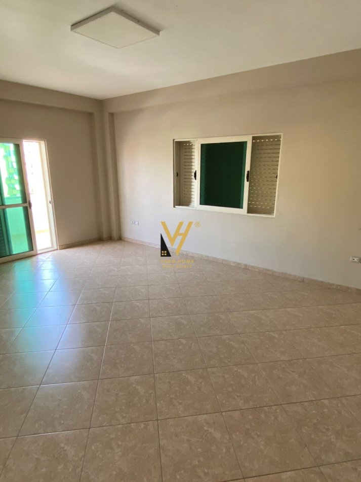 Tirane, jepet me qera zyre Kati 2, 230 m² 850 € (SELITE)