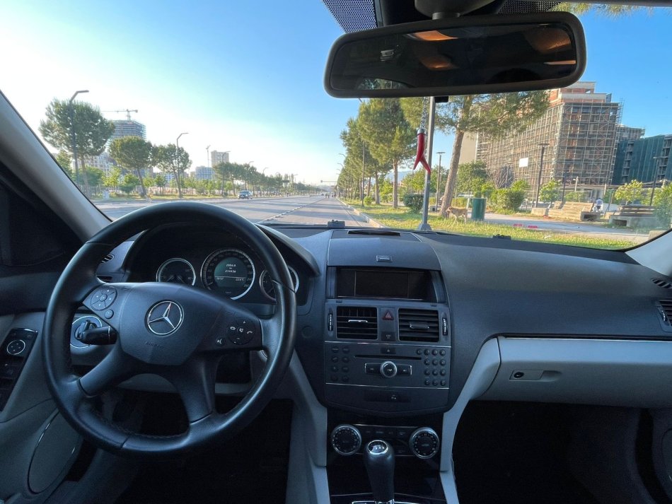Tirane, shitet makine mercedes benz c class w204 Nafte, e bardhë manuale Klima 210 km 6.500 €
