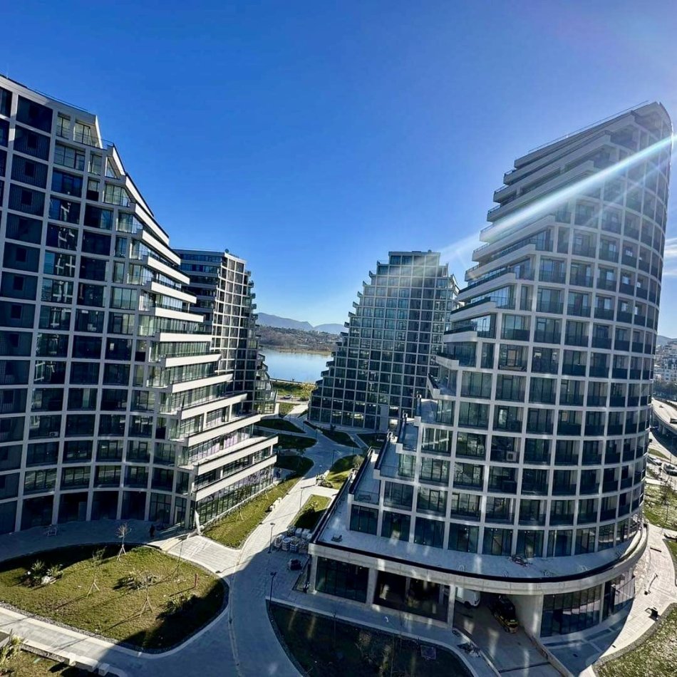 Tirane, shitet apartament 2+1+Aneks+Ballkon Kati 5, 125 m² 320.000 € (Liqeni te Lake View)