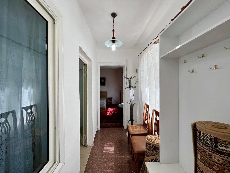 Qira, Shtëpi Private “Pazari i Ri” ,Tiranë.