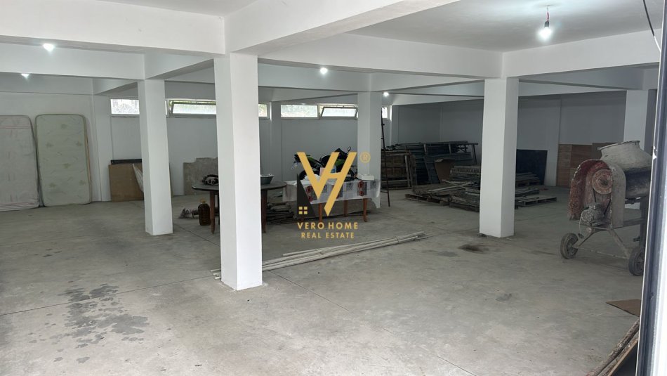 Tirane, jepet me qera ambjent biznesi Kati 0, 180 m² 550 € (LAKNAS)