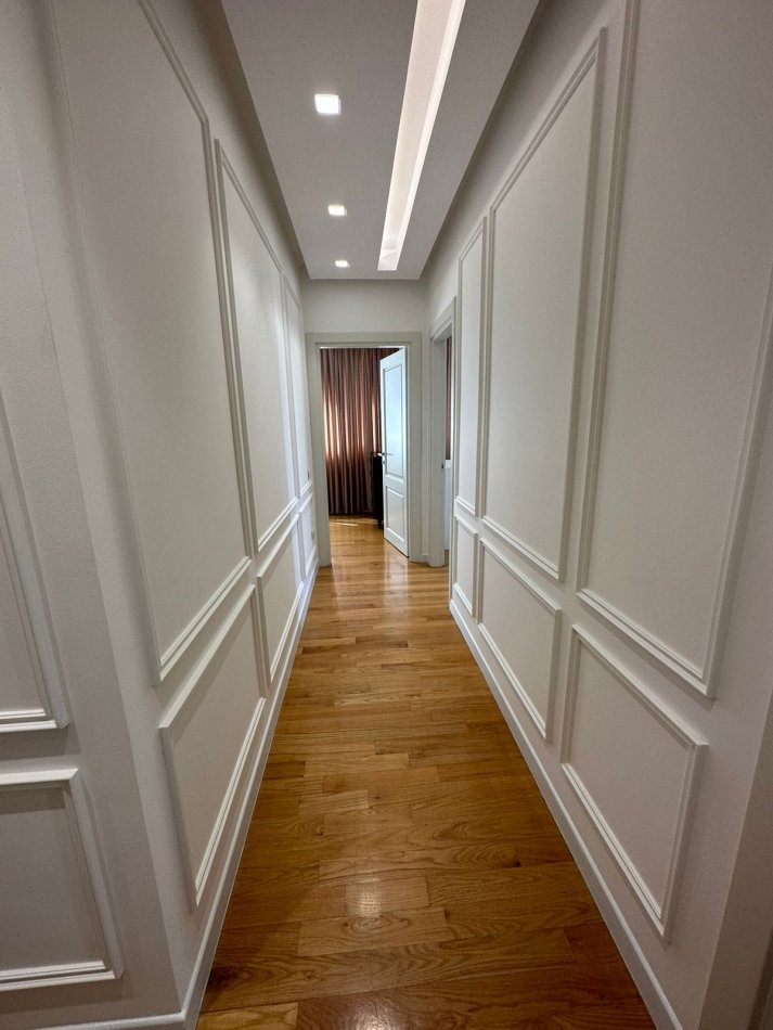 Tirane, jepet me qera  super apartament 3+1+2 , Kati 5, 180 m² 2,000 € (Stadiumi Air Albania)