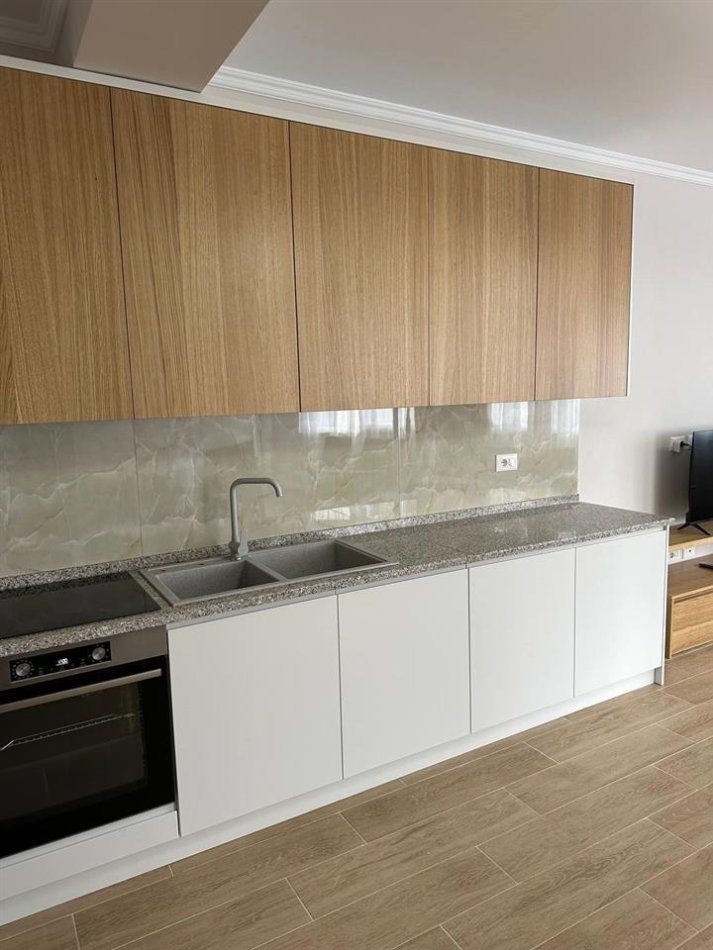 Tirane, jepet me qera apartament 1+1+Ballkon Kati 2, 65 m² 400 € (Astir , prane Viles L , te pasticeri