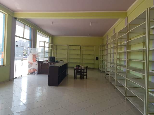 Elbasan, shitet ambjent biznesi 1.672 m² 650.000 Euro