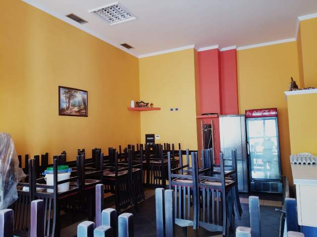 Elbasan, jepet me qera ambjent biznesi 45 m² 20.000 Leke