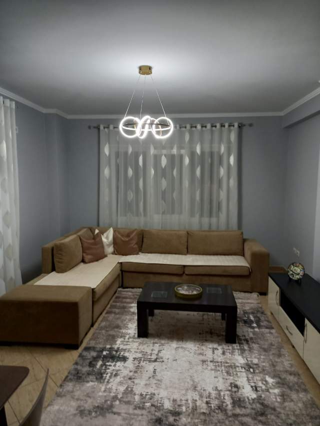 Tirane, jepet me qera apartament 1+1 Kati 4, 70 m² 430 Euro (Kodra e Diellit)